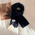 Σκούρο μπλε πλεκτό χειμωνιάτικο κασκόλ, πολύ ζεστό και άνετο για γυναίκες και άνδρες. - Ναυτικό μπλε