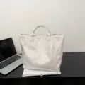 Weißer Shopper mit Krokodilmuster, elegante Handtasche und Schultertasche für Damen. - Weiß