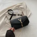 Bolso bandolera negro con logotipo V dorado y borla, elegante bolso de mano para mujer elegante. - Negro