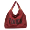 Bolso de hombro grande de nailon para mujer, bolso casual burdeos con estampado de letras. - Burdeos
