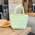Sac cabas matelassé vert, mini sac à main à motif floral, joli sac repas pour voyages et quotidien. - Vert