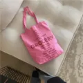 Sac cabas en toile rose avec impression élégante de lettres d'épicerie pour vos courses. - Lettres rose vif