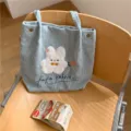 Joli sac cabas en velours côtelé bleu avec broderie de lapin blanc, sac d'étudiant. - Lapin à Nœud Bleu Gris Clair