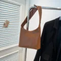 Elegante bolso de hombro tejido marrón para mujer, bolso hobo retro informal de gran capacidad. - Marrón