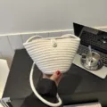 Bolso de hombro tejido chic para mujeres, elegante bolso saco de cuerda con perla. - Sin Colgante / Blanco