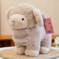 Dettaglio giocattolo peluche agnello morbido, simpatica bambola pecora beige imbottita con cornes ricce. - 25cm / Bianco avorio
