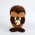 Simpatico peluche di tricheco bambola, animale marrone che tiene palla, variante - 25cm / Marrone scuro