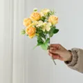 Bouquet de roses artificielles en soie jaune, bouquet 4 têtes, fausses fleurs de table 30cm. - Rose Ronde Orange