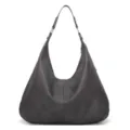Nahaufnahme der dunkelgrauen weichen Leder-Hobo-Schultertasche mit feiner Textur und Beschlägen. - Grau