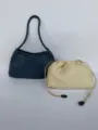 Borsa a spalla in pelle intrecciata e pocchetta beige, elegante borsa da lavoro. - Blu navy