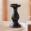 Portacandele in ceramica nera stile colonna romana nordica per decorazione tavolo salotto - Portacandela Romano / Nero