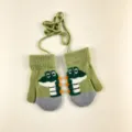 Children winter warm cute cartoon dinosaur knitted mittens with anti-lost string detail shot. - Dinosaur Color Blocking Style (KL-035) / 1 Pair/Pack / Green