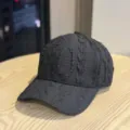 Schicke schwarze Baseballkappe für Damen mit einzigartiger Plissee-Struktur und Sonnenschutz. - Erwachsene 54-60 Einstellbar / Schwarz