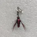Señuelo de pesca cuchara giratoria con hoja plateada cuerpo metálico rojo y plumas - Rojo con Lentejuela Plateada