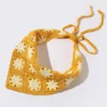 Bandana per capelli in uncinetto floreale giallo, fascia lavorata a maglia margherita. - Foulard Triangolare con Margherita Giallo