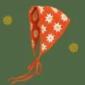 Fazzoletto triangolare margherita in maglia, fascia uncinetto per foto estive. - Foulard Triangolare con Margherita Arancione