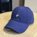 Gorra de béisbol azul oscura clásica con bordado blanco E, estilo casual, transpirable y moderna. - Adulto 54-60 Ajustable / Azul marino