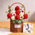 Cesto di fiori di fragole lavorato a maglia stile country bouquet crochet regalo - Fragola (Borsa Regalo + Luci a Corda)