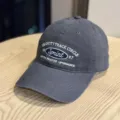 Gorra de béisbol gris oscuro con elegante bordado frontal, ideal para uso diario y al aire libre. - Adulto 54-60 Ajustable / Gris oscuro