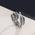 Bague ouverte plume argentée vintage hip hop style rétro bijoux réglables pour femmes - Ouvert Ajustable / Style Plume Texture Croix