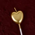 Bougie en forme de cœur doré pour décoration de gâteau de Saint-Valentin, fête romantique. - Bougie en forme de cœur / Or