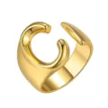 Vergulde abstracte open geometrische ring, modern minimalistisch sieradendetail. - Goud / Letter C