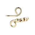 Gedetailleerde close-up van de goudkleurige verstelbare open ring met facetkraaltjes. - Verstelbare Open Maat / Gefacetteerd 4-Kralen Goud