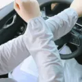 Atmungsaktive Mesh Sonnenschutz Armmaermel fuer Damen Sommer UV Schutz Auto Fahren gut - Grau