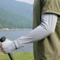 Kuehlende Sonnenschutz Armstuecke fuer Outdoor Sport atmungsaktives Eisseidengewebe grau. - Einheitsgröße / Hellgrau