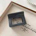 Dunkelgraue quadratische Haarklammer, minimalistisches Haaraccessoire für Frauen. - Silbergrau