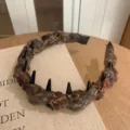 Cerchietto marrone in tessuto Maillard con denti da donna accessorio per capelli - Cioccolato