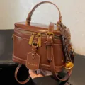 Femme marron cuir boîte sac élégant banlieusard épaule sac à main avec poignée métal rétro - Brun Avec Charme de Cloche
