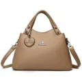 Sac à main en cuir PU kaki pour femme, sac porté épaule et bandoulière avec charm élégant. - Khaki Clair