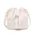 Weißer PU Leder Beutel Tasche mit Quasten und goldenen Beschlägen für Damen Freizeit Alltag. - Weiß