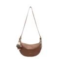 Bruine halve maan schoudertas voor dames, stijlvolle vintage crossbody tas met leuk pluche hangertje. - Zonder Hanger Stijl / Bruin