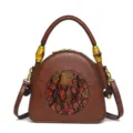 Braune Ledertasche mit geprägtem Pflaumenblütenmuster, vintage ethnische Umhängetasche. - Pflaumenzweig