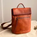 Vintage vegetable-tanned cowhide leather backpack for daily commuting and student laptop - Yellowish Brown