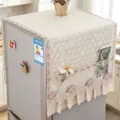 Détail de housse de réfrigérateur matelassée avec bordure en dentelle élégante. - 55x140cm / Beige