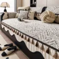 Chenille four-season universal sofa cushion with retro pattern and tassels for home decor. - 70x70cm / Beige