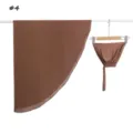 Vue de détail d'un foulard en mousseline semi-circulaire marron et ensemble de bonnets. - 4#