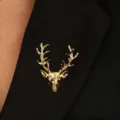 Élégante broche tête de cerf dorée épingle de revers vintage mode pour costume chic - Tête de Renne (8044)