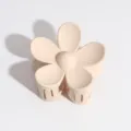 Pinza de pelo de flor mate, pinza grande rosa pastel para peinado diario de mujer. - Pinza Flor Blanco Crema