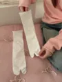 Comfortable white split-toe socks for women, breathable cotton knit tabi crew socks for daily casual wear. - One Size / Rolled Edge