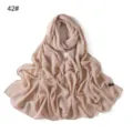 Nahaufnahme von weichem, schlichtem Chiffon Kopftuch, leichtem Stoff, eleganter Fall. - 42#