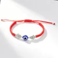 Bracelet tressé en corde rouge avec œil bleu et breloques main de Hamsa ajustable. - Main de Fatma Résine Bleue (Corde Rouge)