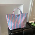 Sac cabas étanche rayé en PVC pour femme grande capacité sac à main élégant d'épaule - Bleu