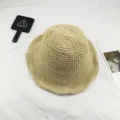 Chapeau bobs en paille tressée pour femme, protection solaire d'été, design pliable plage. - M (56-58cm) / Beige