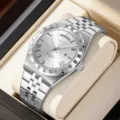 Orologio da polso al quarzo argento da uomo con cinturino in acciaio, numeri romani e data. - Cassa Argento Quadrante Argento