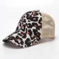 Vista dettagliata di un cappellino da baseball leopardato in rete stile alla moda. - Regolabile / Motivo Leopardato Caffè Scuro