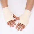 Bequeme einfarbige gestrickte fingerlose Handschuhe für Damen, warme Winter-Armwärmer. - 16CM Lang / Milchweiß